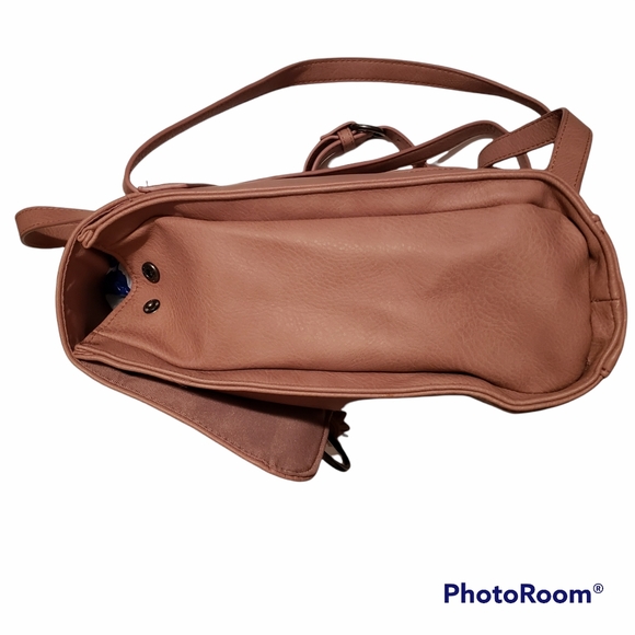 Universal Thread blush flap backpack with tassel. - Picture 2 of 8